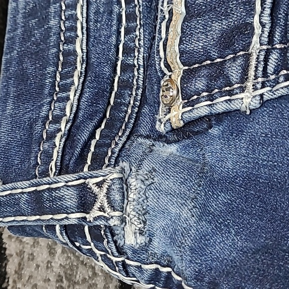 ROCK REVIVAL BORIS EASY-FIT CROP METALLIC EMBROIDERED RHINESTONES DENIM … - Picture 16 of 16